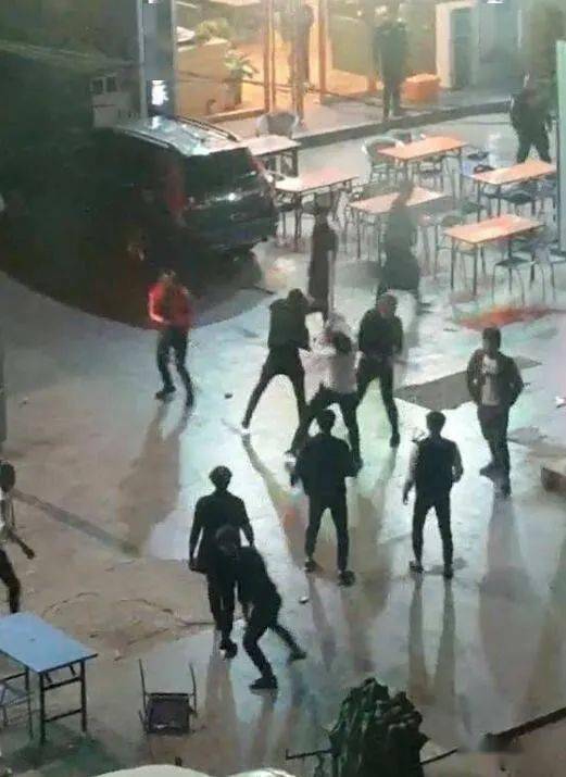 民警经现场走访调查,连日侦查追踪,民警迅速锁定了犯罪嫌疑人李某某