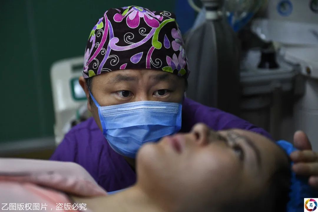 术后4年可吸收线没吸收男童尿血 院方:系手术并发症,已尽责