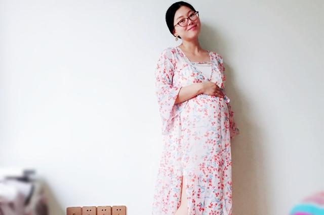 孕妇怀孕7个月后肚子变小了,医生检查后皱眉,丈夫表示很无奈