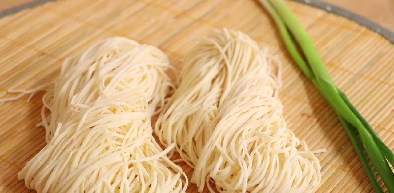 在家做美食简单又好吃的面 3ee3cd305a8245d5879400e640e484c2.jpeg