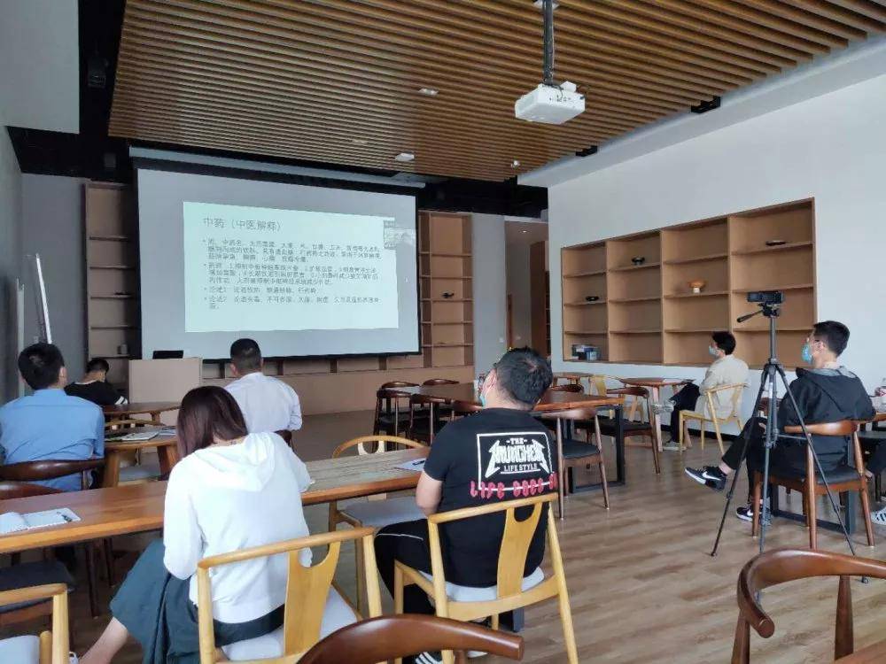 大什么境成语_成语故事图片(2)