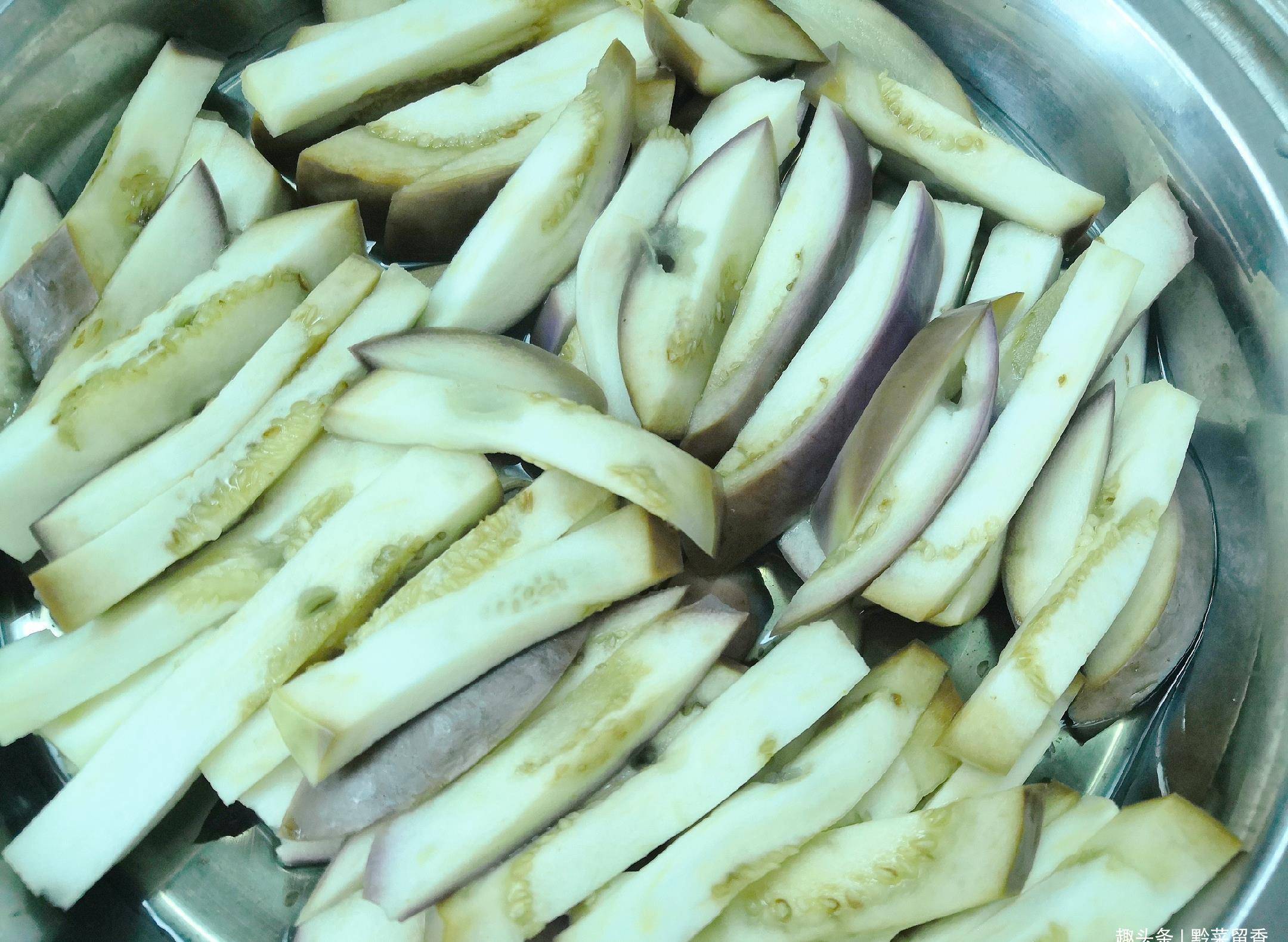茄子怎么做好吃简单不用淀粉 c9807c99dbd94847bc150343fb482ed1.jpeg