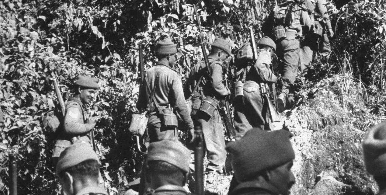 1962年中印战争, 印军修百余地堡也无用? 我军战士做了什么?
