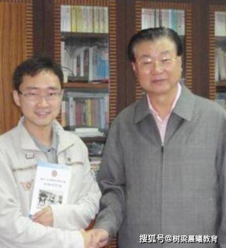 「高校」被“985”高校特招，却逼的教授递交辞呈当年的“甲骨文考生”