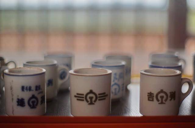 铁路▲用过的都不是一般人，我的铁路杯收藏：据说当年是软卧车厢使用