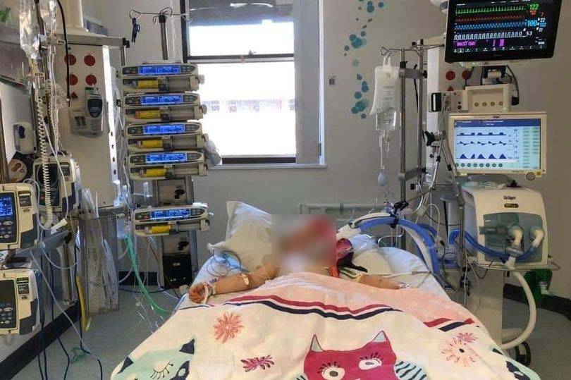 镜报：英国女孩因新冠相关川崎病濒临死亡，父亲公开信痛斥“复学令”