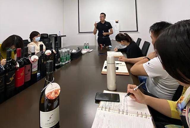 2020深圳5月gdp_深圳地铁线路图2020