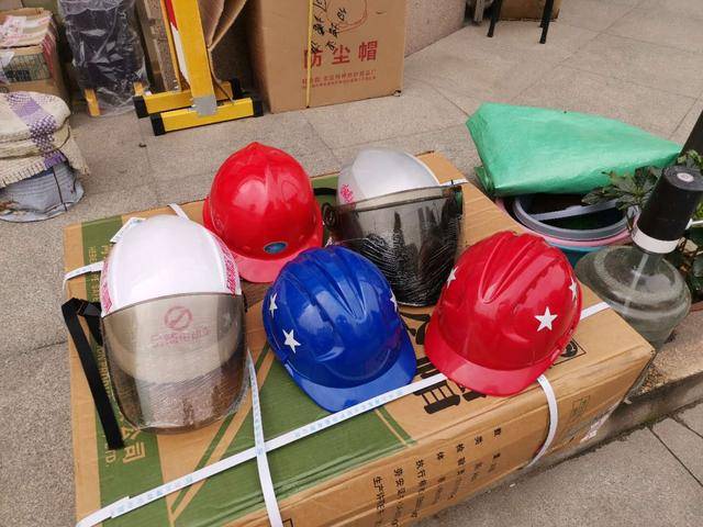 质量比较好的安全头盔 1f959b70ed3b414bac364417c060034d.jpeg