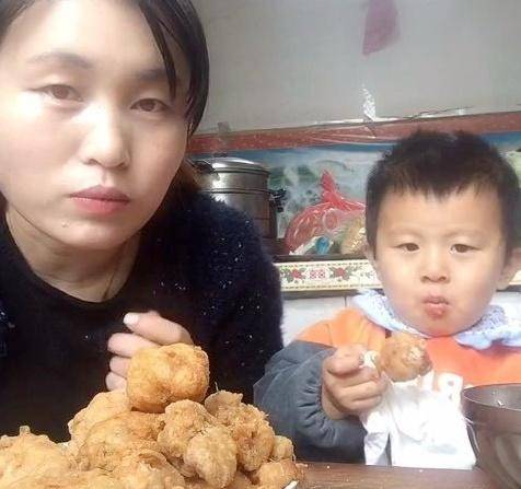 『孩子』会脾虚积食，停止发育，医生：家长还当成宝3种食物别喂孩子吃