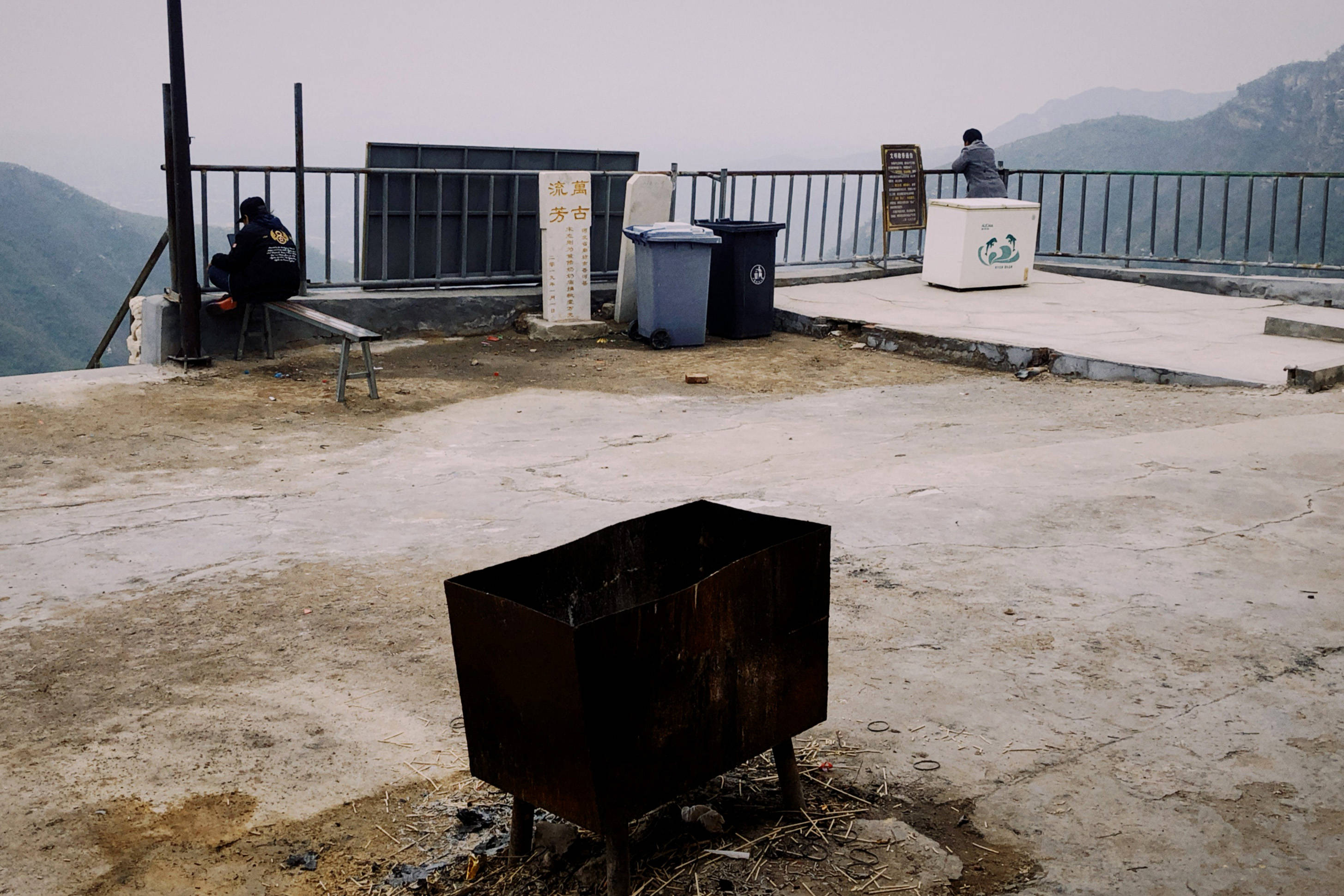 奶奶庙香客少,,承包者亏损严重