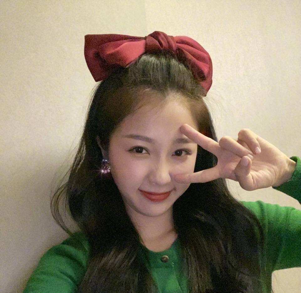 歪头姐的原照片 86dd0affccca43529eaa7a7cfa7cee83.jpeg