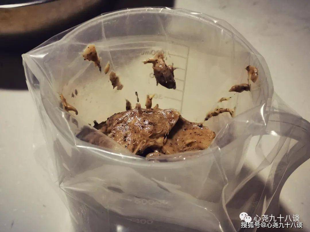 裱花袋怎么操作 7412468034134c4d9937193560bcc9b7.jpeg