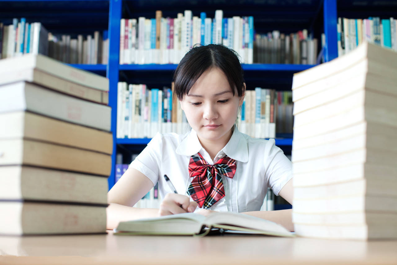 「有关」数列有关的综合题，值得考生关注吴国平：作为高考数学的热点