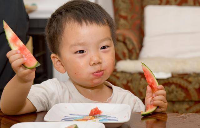 [部位]医生：夏季天气再热，也不能让娃这部位受凉4岁宝宝拉肚子10次