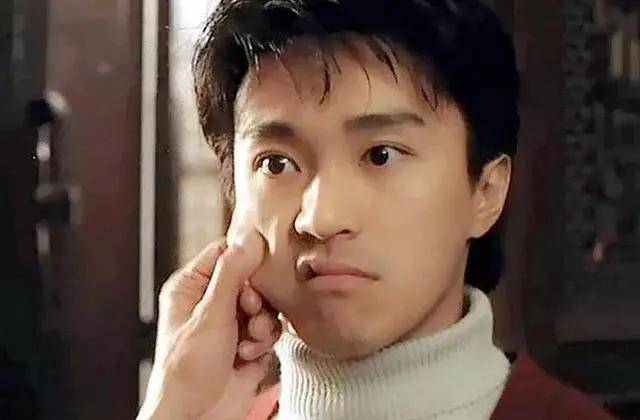 1990年，周星驰对刘镇伟说：我要娶这个女孩儿，刘镇伟：不行_罗慧娟