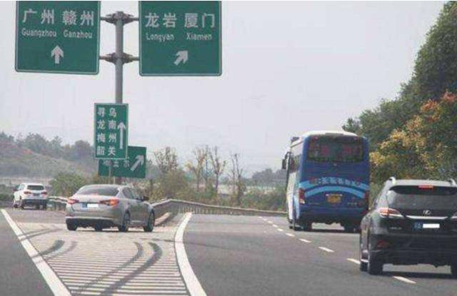 高速公路错过出口倒车怎么处罚,错过高速出口怎么办