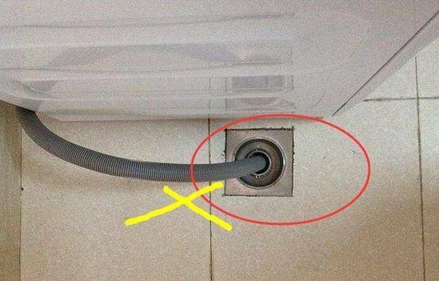 洗衣机排水管能不能直接插地漏?当初没听劝,现在阳台全报废