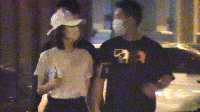 奉子成婚？郑恺苗苗521晒照官宣领证结婚，穿情