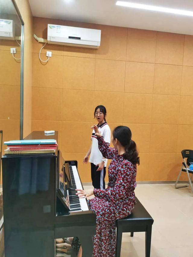 [情况]成就音乐梦想——象贤中学音乐高考情况介绍选择百年象贤