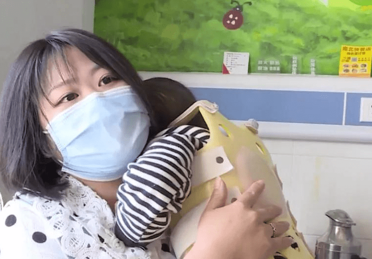 [孩子]“比生孩子更痛！”妈妈从体内取骨救子