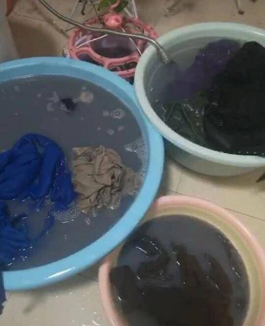原创孩子高空泼墨水，父母做法引全网点赞：这才是给孩子最好的教育