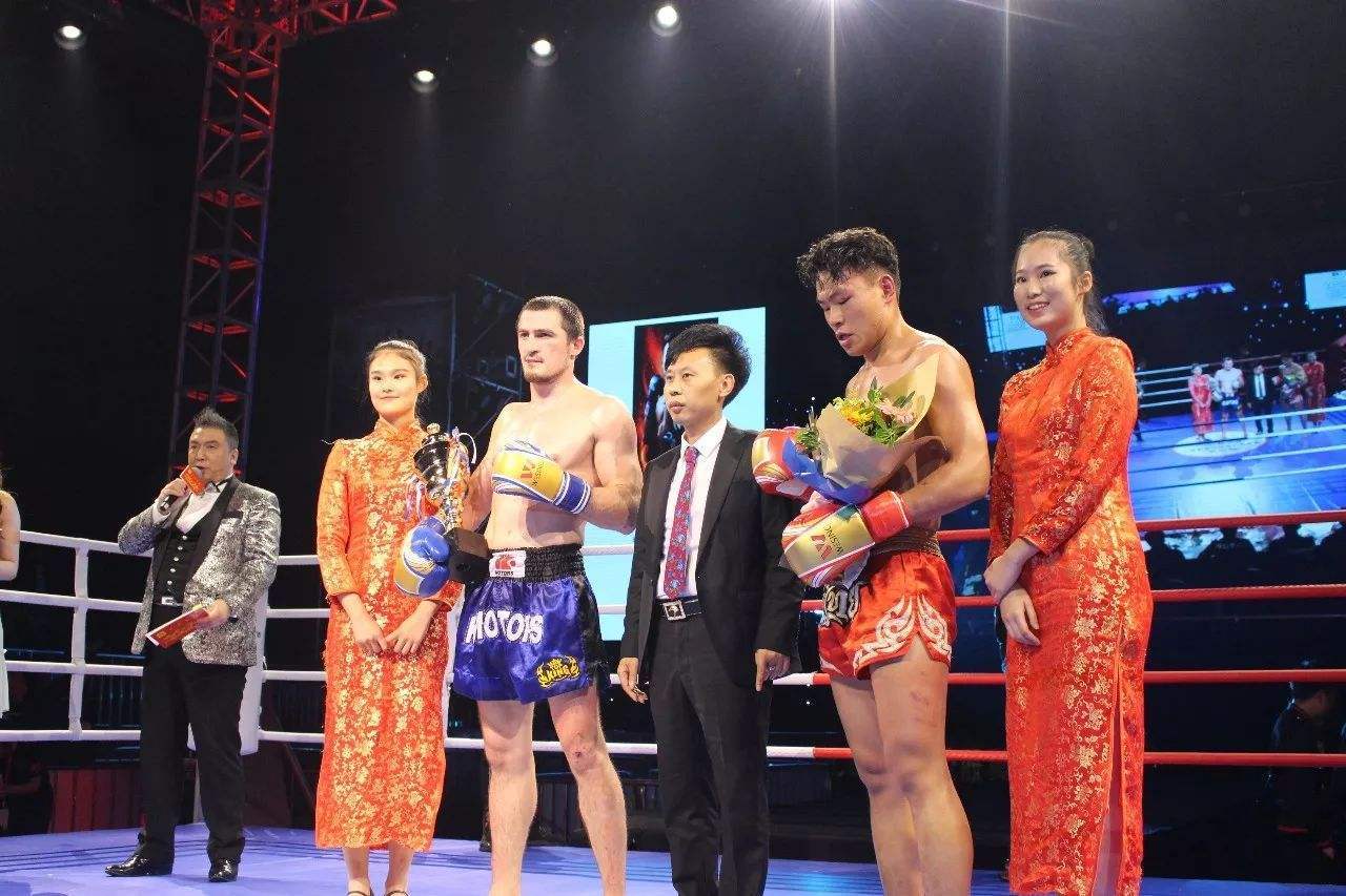 散打王纷纷在泰国败北谁能够捍卫中国功夫尊严