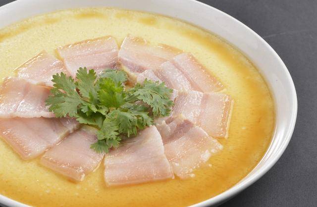 蒸咸肉要放什么 c21bccdffbda43d3afa2e843334353c7.jpeg