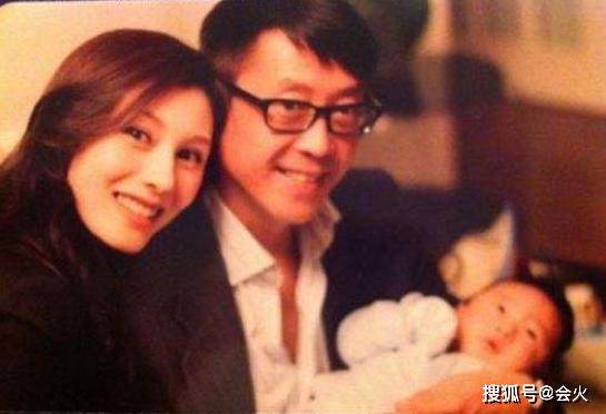 恩爱难掩！李嘉欣与富豪老公许晋亨婚后罕同框