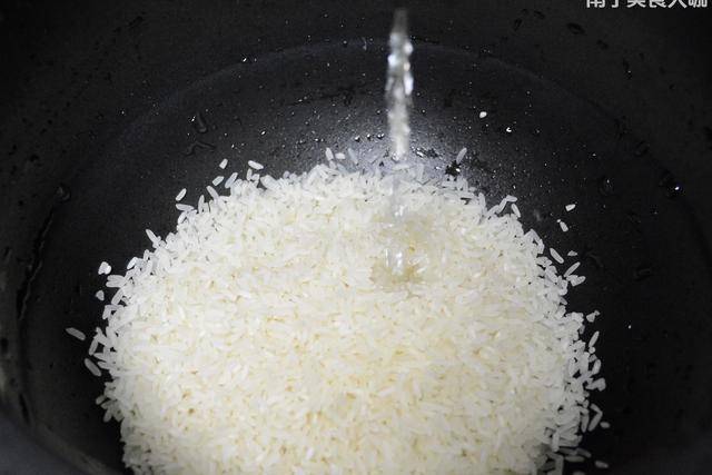米饭加水多了怎么办 c78d0133e3294b2ba4bad0fd286d3055.jpeg