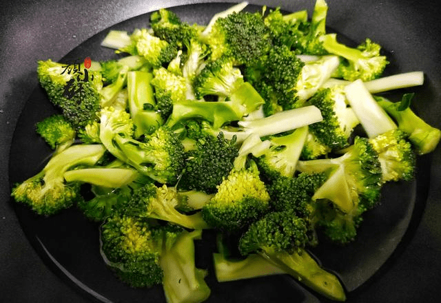 怎样挑选西兰花的正确方法 f9a96156610b4c2989a7f7022695f449.png