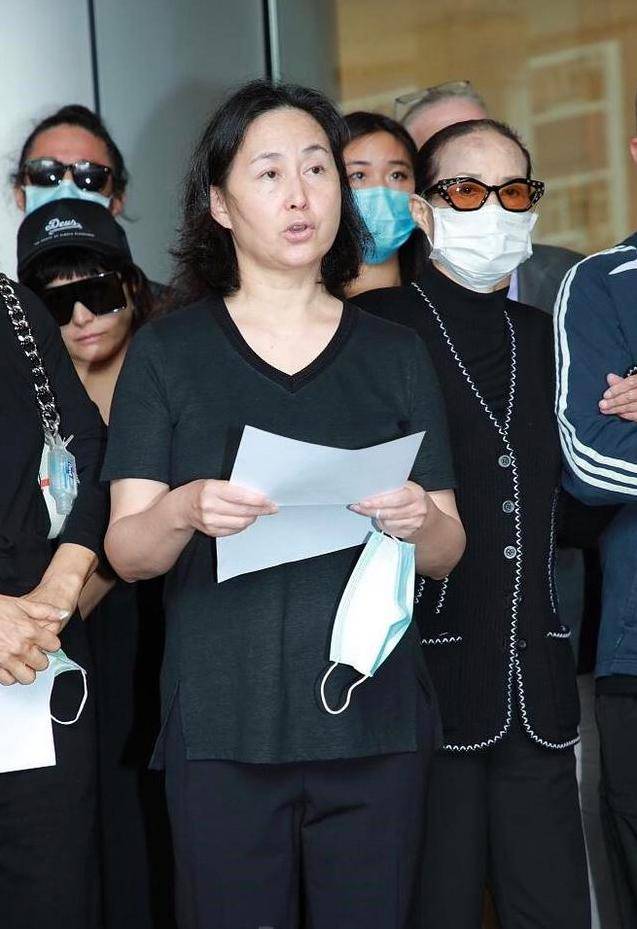 贵夫人口罩_戴口罩的卡通图片