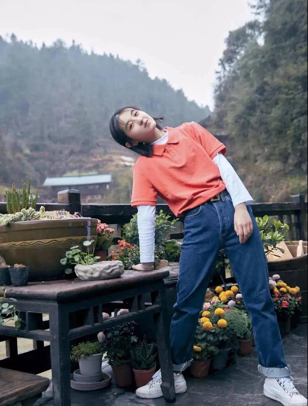 原创小个子张子枫从穿衣土妞变时尚达人!盐系风舒服耐看,清新自然!