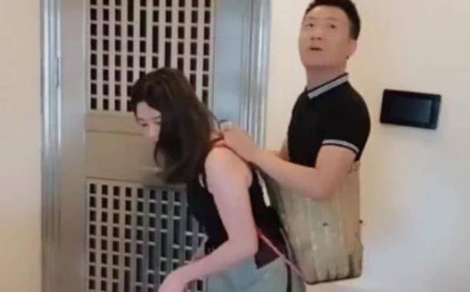 男主上课扯女主内衣_同桌上课时扯我内衣(2)