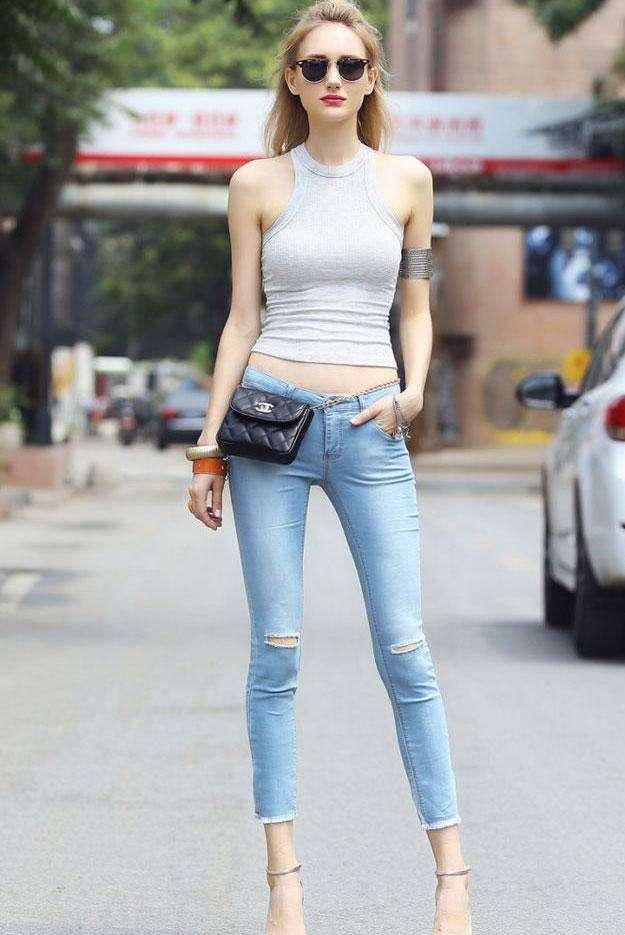 女生短裤搭配一整套 629cf7fe55cf4257816a3166365bb12b.jpeg