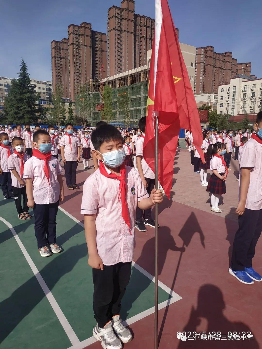 迎接少代会争做好少年三门峡市第三实验小学举行少先队入队仪式活动