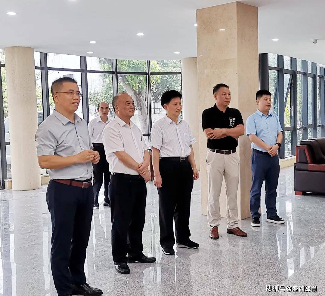 省人社厅领导到河源市人才驿站调研指导工作_陈进新