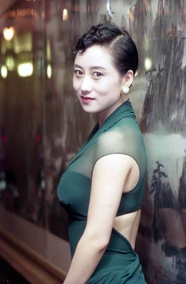 年轻时的利智非常迷人
