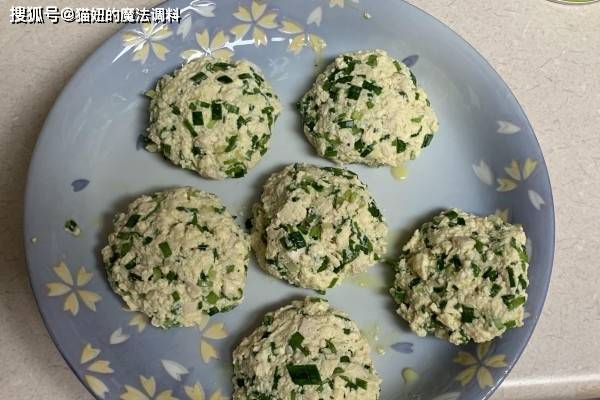 怎么切鸡胸肉末 3a5024d614db451eb936bb6031690083.jpeg