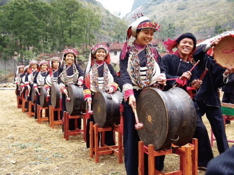 巴马趣闻,东山乡的瑶族铜鼓舞原来是近年来编排出来的
