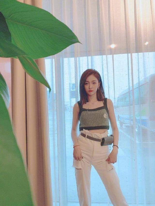 getget女团风穿搭，你也能当时髦爱豆《青春有你2》刘雨昕C位出道