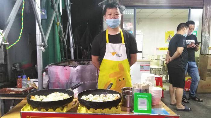 实体店关门后他在夜市街摆摊卖起了包子武汉创业者的真实故事