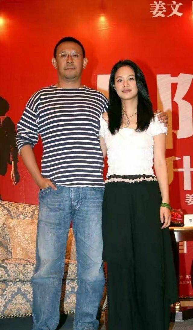 原创姜文真会挑女人老婆周韵气质真高冷前任刘晓庆67岁还艳光四射