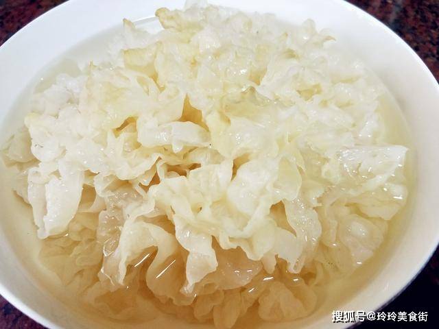 银耳怎么煮容易起胶 189ed21728614722922eebf5f5ff759a.jpeg