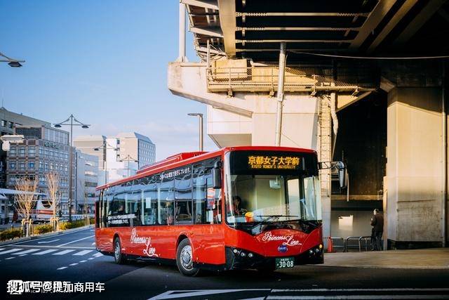 国产比亚迪抢眼,韩国爱迪生是啥车?带您看日本街头的电动公交