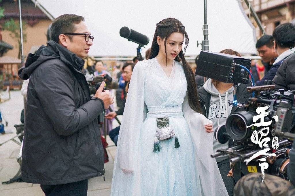 原创《玉昭令》正式杀青,官鸿古装俊美非凡,女二王一菲又甜又灵