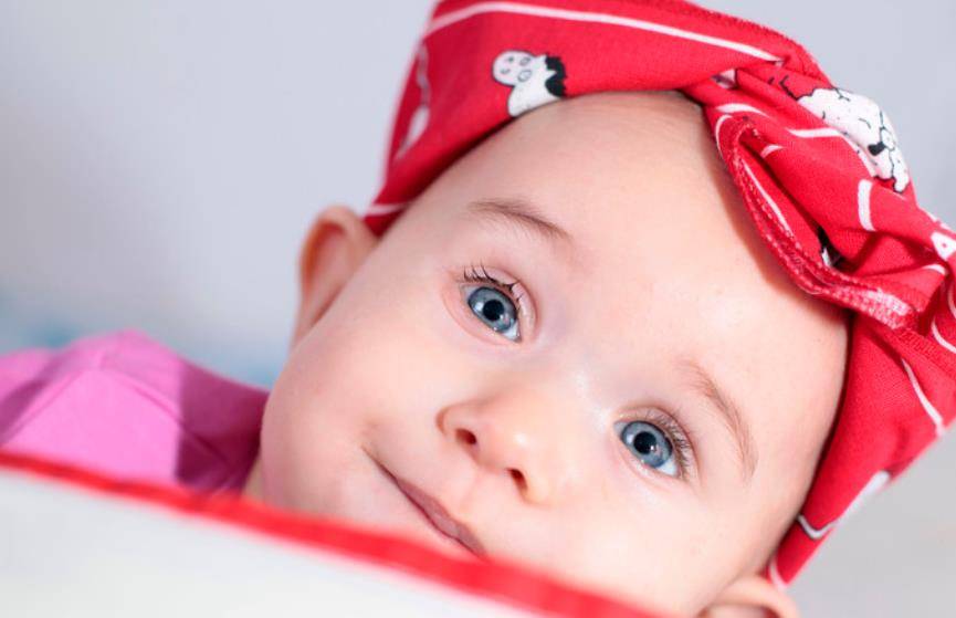 3岁前宝宝的大脑发育最快，也最善于学习，5种做法开启大脑黄金期