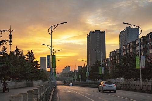 蚌埠2020年GDP_李毅大帝蚌埠回旋gif