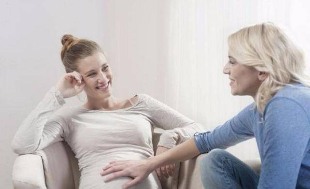 为何怀孕前四月，胎儿都不是真胎动？胎动有此表现说明胎儿很舒服