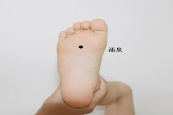 孩子|今天就教你如何给宝宝清内热！捏积派——小儿内热为百病之源