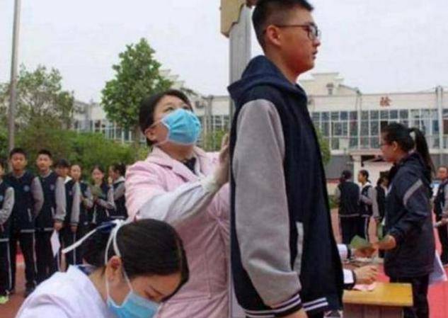 孩子|13岁是一个“分水岭”，男孩家要及时干预1-18岁儿童身高标准